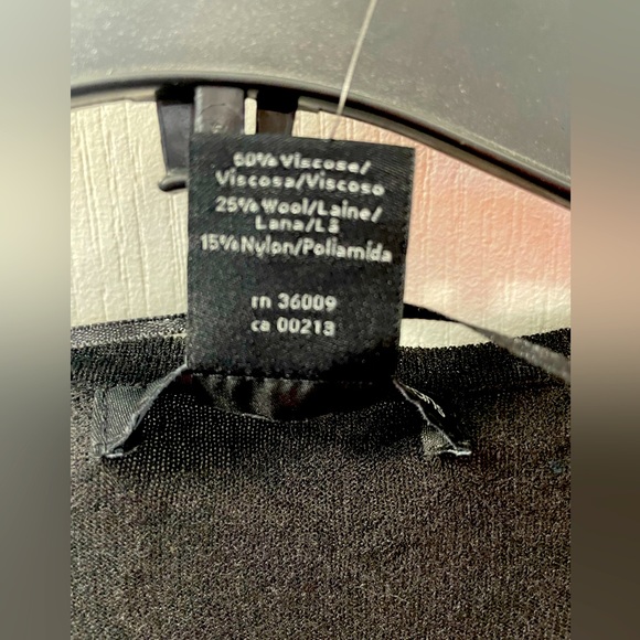 Brand new Calvin Klein sweater - Picture 5 of 6